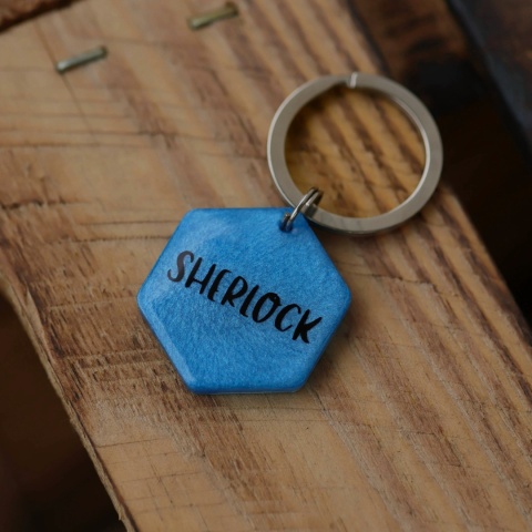 Adresówka dla psa z żywicy – personalizowana, perłowe wypełnienie (różne kolory i kształty)