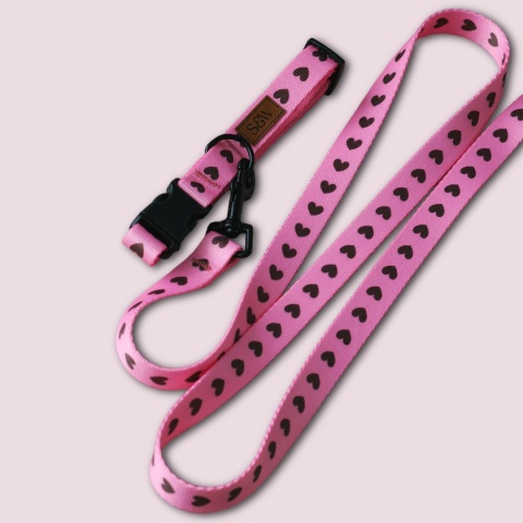 Smycz miejska dla psa w serduszka, personalizowana, różowa – Psiamore